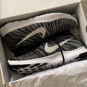 Nike Flyknit Free Run brand new